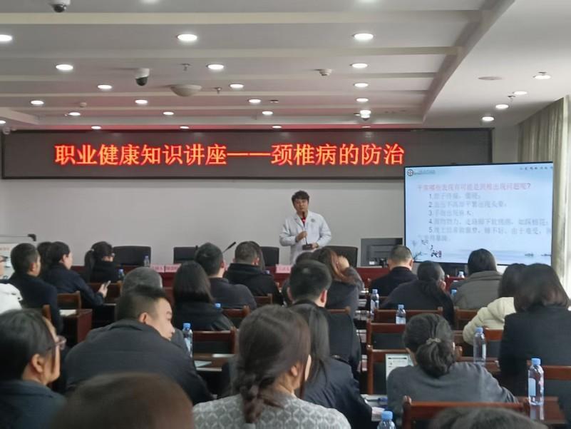 四川省名中醫何世平傳承工作室下鄉“傳技”，助力基層中醫養生保健服務普及